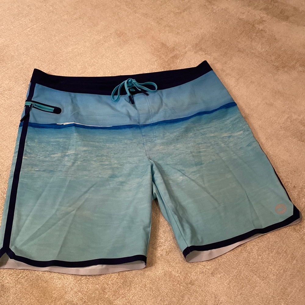 Men’s Vineyard vines Baird shorts W38